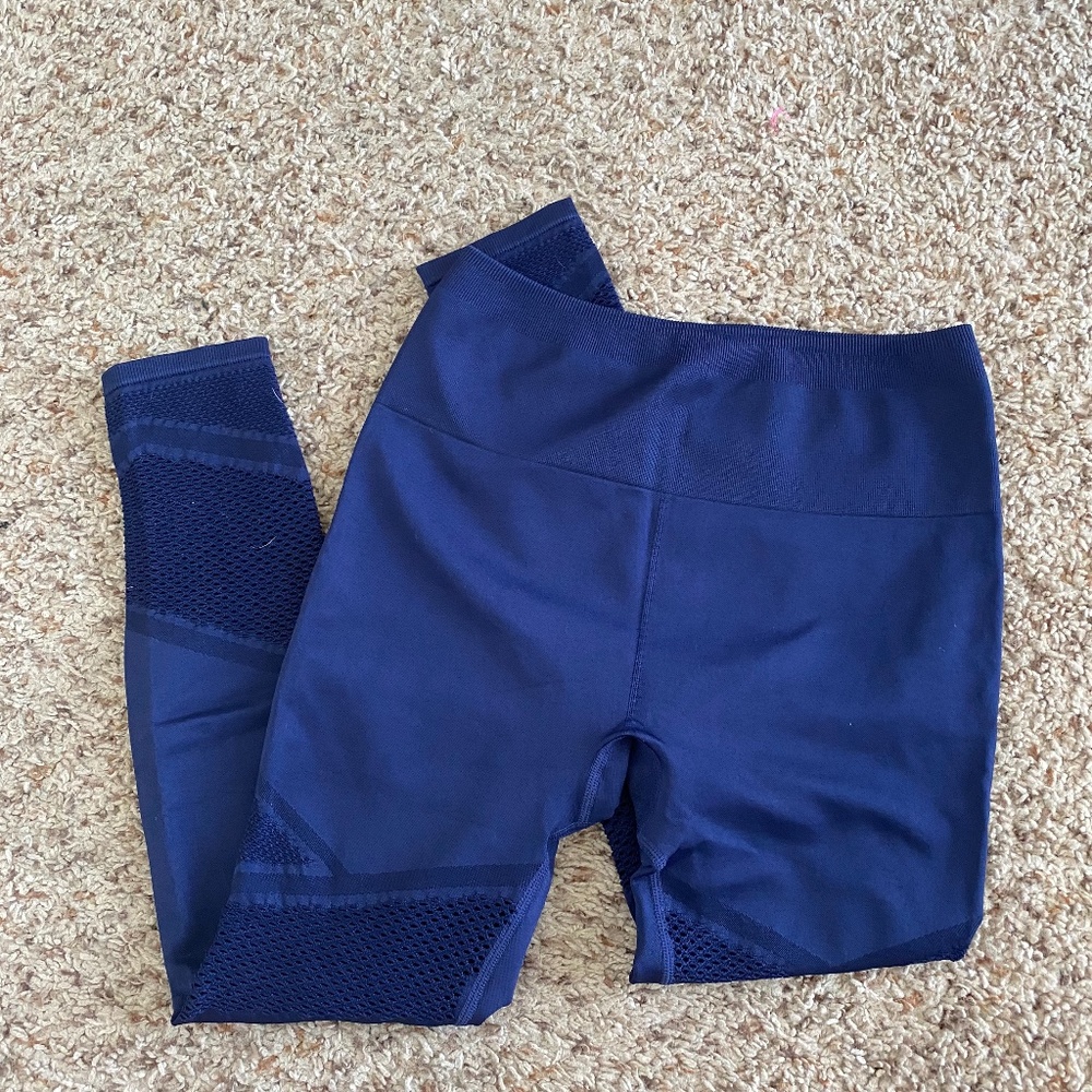 NWOT fabletics seamless 7/8 leggings small